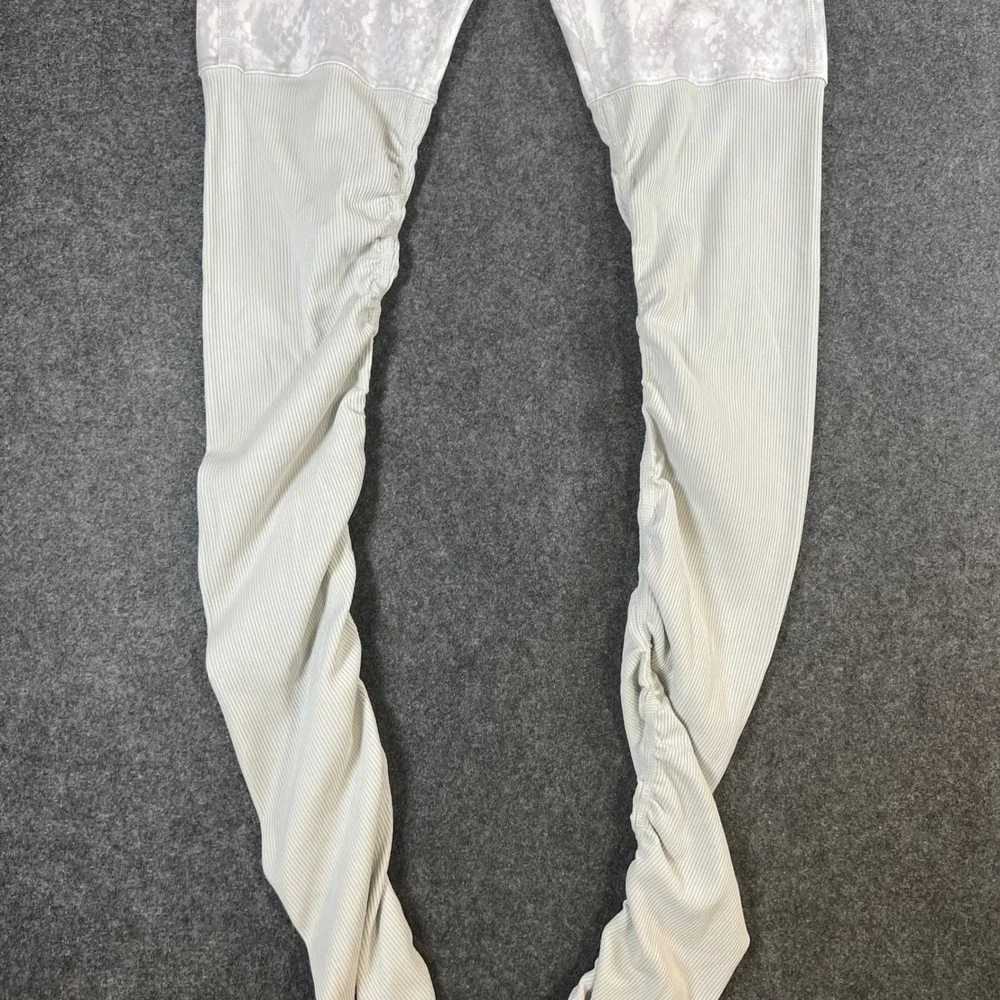 Alo‎ Yoga Goddess Ribbed Legging Vapor Python Glossy Grey White Snakeskin Medium